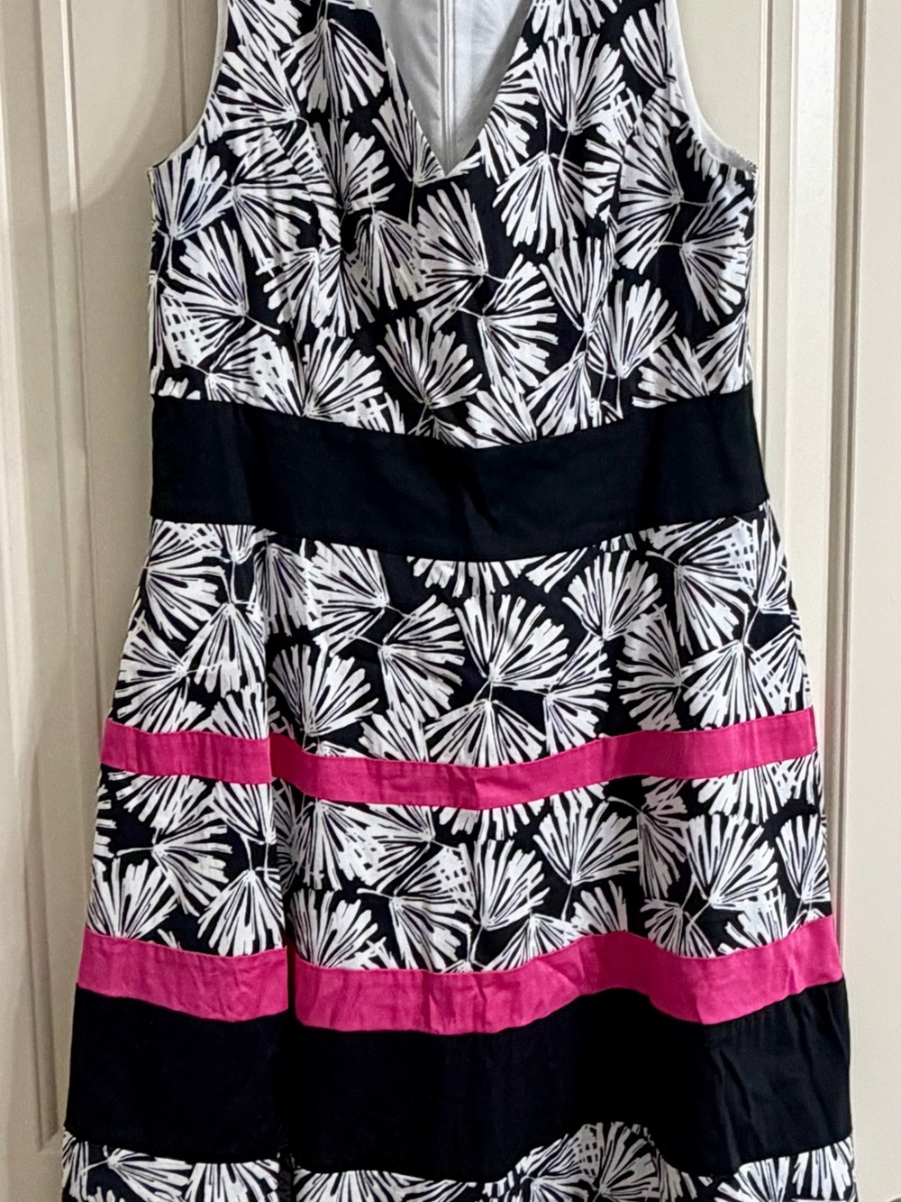 Anne Klein Black, White & Pink Floral Print Dress Size 12